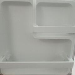 新品に近い冷蔵庫の画像