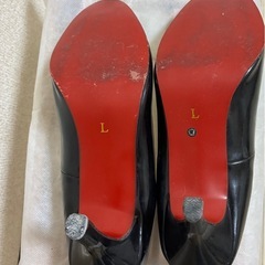 黒ヒールサンダルの画像
