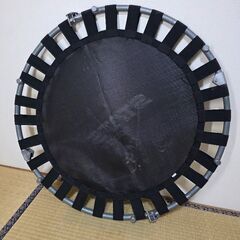 【家庭用トランポリン】静音タイプ（ゴムバンド式）脚付き／カバー付きの画像