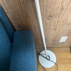 フロアスタンドライト（高さ約140cm）の画像