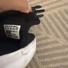 adidas 子供用　サンダルの画像