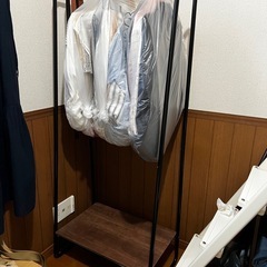 ハンガーラックの画像