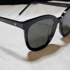 GENTLE MONSTER 、SUNGLASSES FLATBAの画像