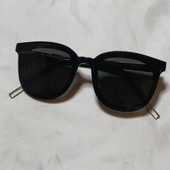 GENTLE MONSTER 、SUNGLASSES FLATBAの画像