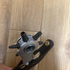 ベルト穴あけパンチツール（回転式・6サイズ対応）  の画像