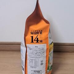 🐰【ほぼ未使用】うさぎの主食 毎日野菜 14種 シニア（1.6kg）の画像