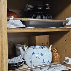 【☘️中古美品】レトロ食器棚の画像