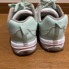 ジェニィラブ　ギンガムチェックスニーカー　23センチの画像