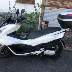【完全整備済み‼️】ホンダ pcx jf56 タイヤ前後交換済 リアボックス付の画像