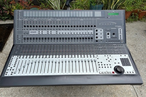 digidesign focus right　CONTROL24（24ch in/マイクアンプ16ch）　コントローラー