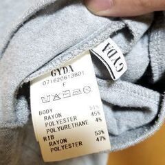 TOMMY　Tシャツ[XS]とGYDAノースリーブワンピース[F]の画像