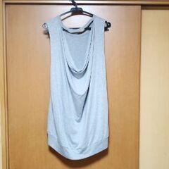 TOMMY　Tシャツ[XS]とGYDAノースリーブワンピース[F]の画像