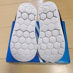 adidasキッズの画像
