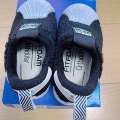 adidasキッズの画像
