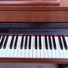 Roland アップライト電子ピアノ 88鍵 ブラウンの画像