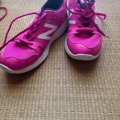 new balance 22 ピンク　ランニングシューズの画像