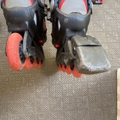 インラインスケート２足の画像