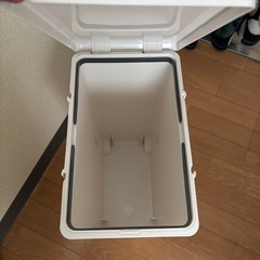ゴミ箱の画像