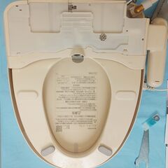 2023年Panasonic製温水洗浄便座　とても綺麗です。お近くであれば＋５０００円でお届け・設置致しますの画像