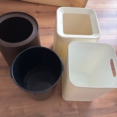 ゴミ箱2個+おまけティッシュケースの画像