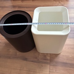 ゴミ箱2個+おまけティッシュケースの画像