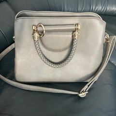 グレー　ショルダーバック　美品の画像