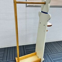 子ども用ハンガーラック　ウサギ【松戸市リユース工房】の画像