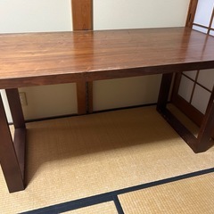 ダイニングテーブルの画像