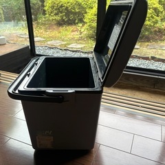 交渉中。クーラーボックスの画像