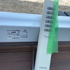 差し上げます。LEDと蛍光灯のライトなどの画像