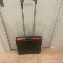 荷物運び用のケースの画像