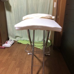 アイロンスタンドの画像
