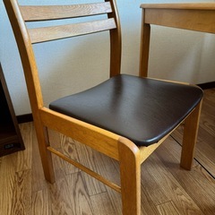 ダイニングテーブル　イス2脚セットの画像