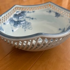 　美品　有田焼「琴峰窯 網目菓子鉢」の画像