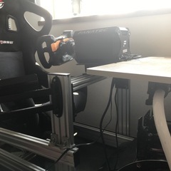 Fanatec     ハンコンとコックピットのセット(レーシングシミュレーターセット)の画像