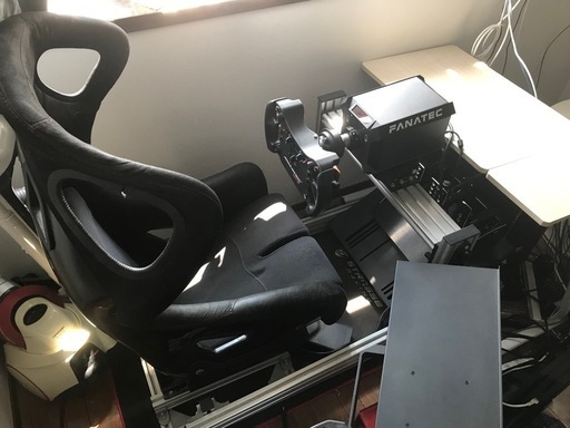 Fanatec     ハンコンとコックピットのセット(レーシングシミュレーターセット)
