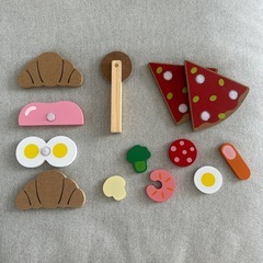 おままごと  クロワッサン　ピザの画像