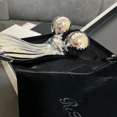 受け渡し決まりました⭐️リファ美顔器　ケース説明書付きの画像