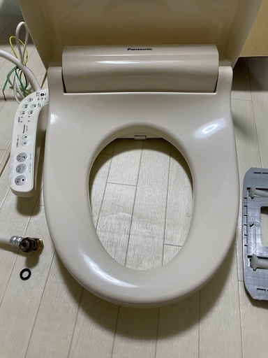 美品⭐️Panasoniパナソニック　ウォシュレット　温水洗浄便座　2021年製 2021年製 パナソニック 温水洗浄便座 (せいちゃん) 滝の茶屋の