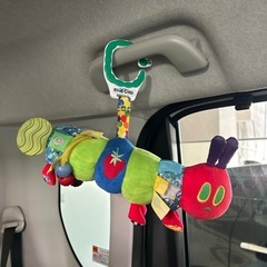 ベビーカーや🚗にかけられて便利✨はらぺこあおむしの画像