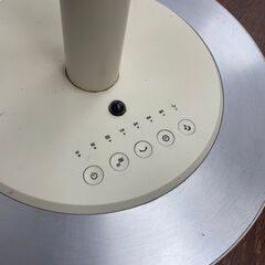扇風機　No.3744　mood　2011年製　リモコン付き　※破損個所あり(羽根後ケーブルカバー)、リモコン電池なし　【リサイクルショップどりーむ天保山】の画像