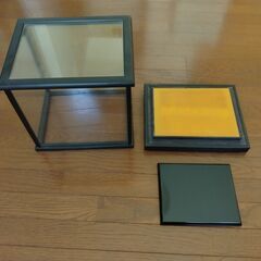 中古の人形ケースの画像
