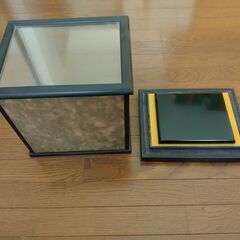 中古の人形ケースの画像