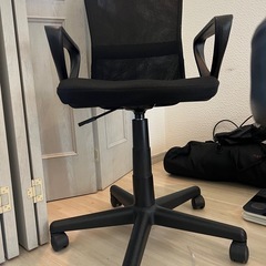 昇降式椅子の画像