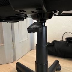 昇降式椅子の画像