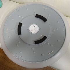 無償譲渡、引き取り限定、LED照明(8畳用)×2、リモコン1つ付きの画像