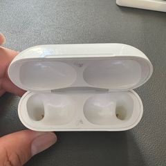 AirPods Pro 第二世代　本体　ライトニングの画像