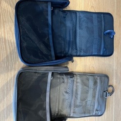 無印良品　ネイビー　吊り下げられるポーチの画像