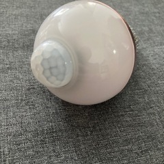 ⭐️センサー付きLEDライト 電球色 E17⭐️の画像