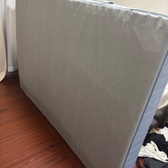 【無料あり】IKEA/AMAZONベッドフレーム/マットレス／ダブル、セミダブルの画像